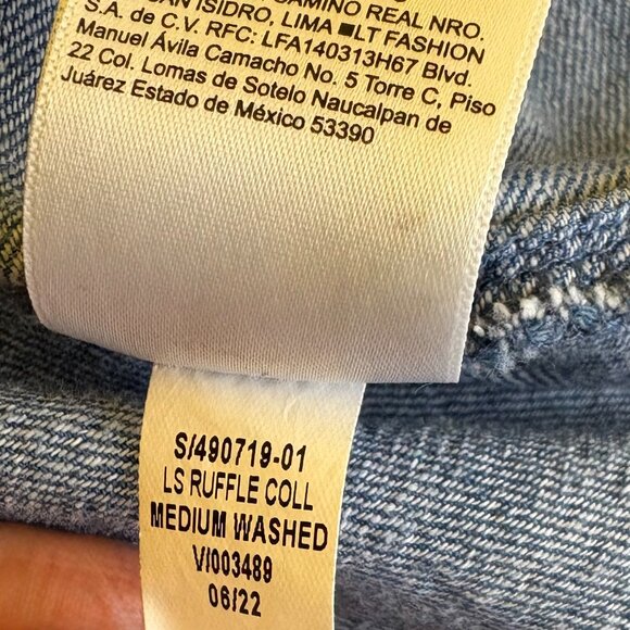 Old Navy Womens Denim Ruffle Collar Button Down Top Size‎ Large Balloon Sleeves - Picture 4 of 8